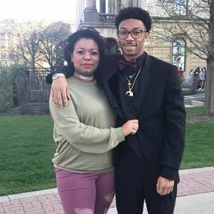 Meet your Posher, Aisha